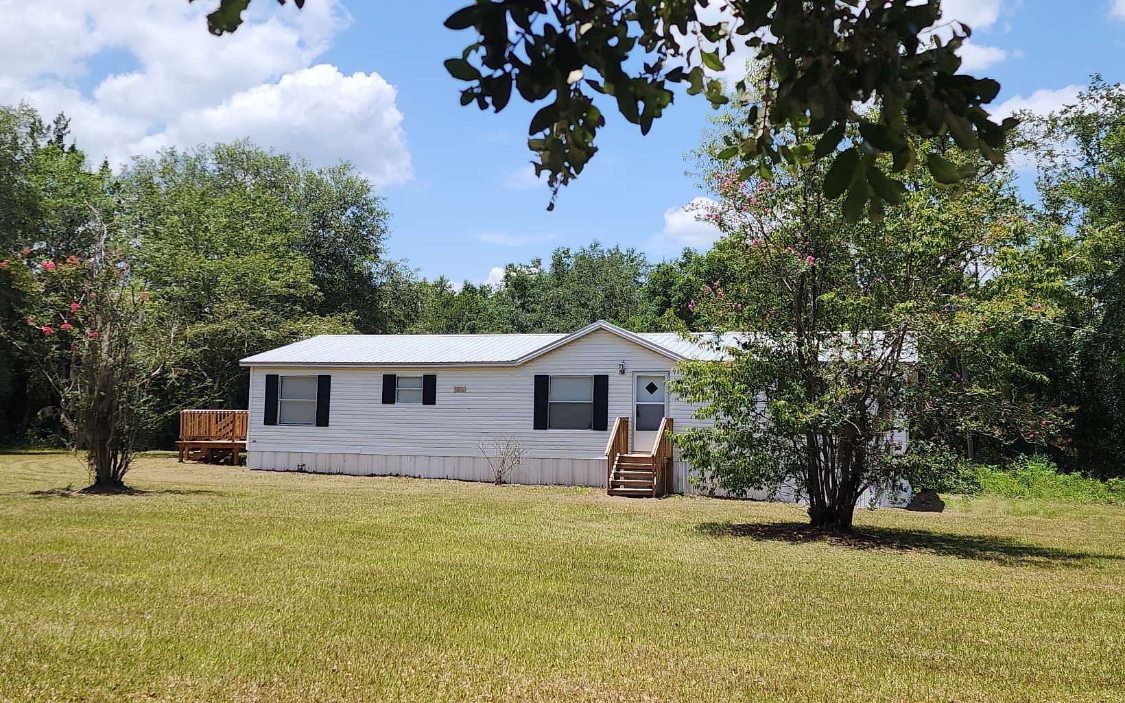 4.1 Acres of Land with Home for Lease in Lake City, Florida