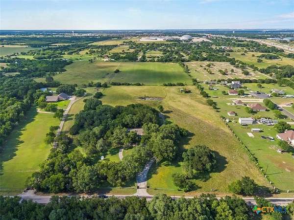 10.7 Acres of Land with Home for Lease in Belton, Texas