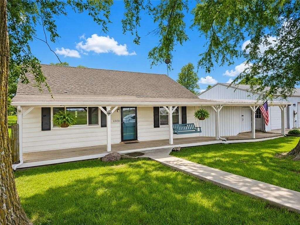 12.5 Acres of Land with Home for Sale in Tonganoxie, Kansas