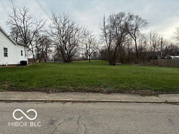 1.5 Acres of Residential Land for Sale in Muncie, Indiana