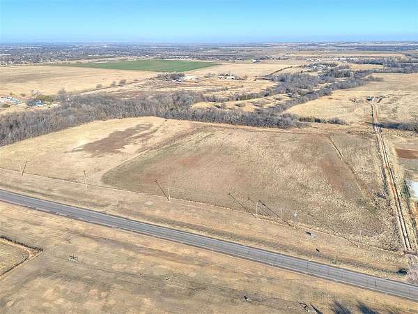 17 Acres of Commercial Land for Sale in El Reno, Oklahoma