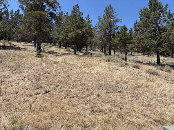 0.91 Acres of Residential Land for Sale in Klamath Falls, Oregon