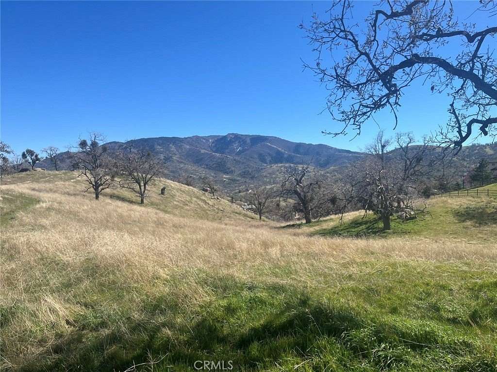 1.1 Acres of Land for Sale in Tehachapi, California