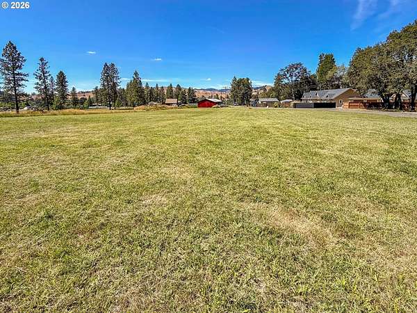 2 Acres of Land for Sale in Glide, Oregon