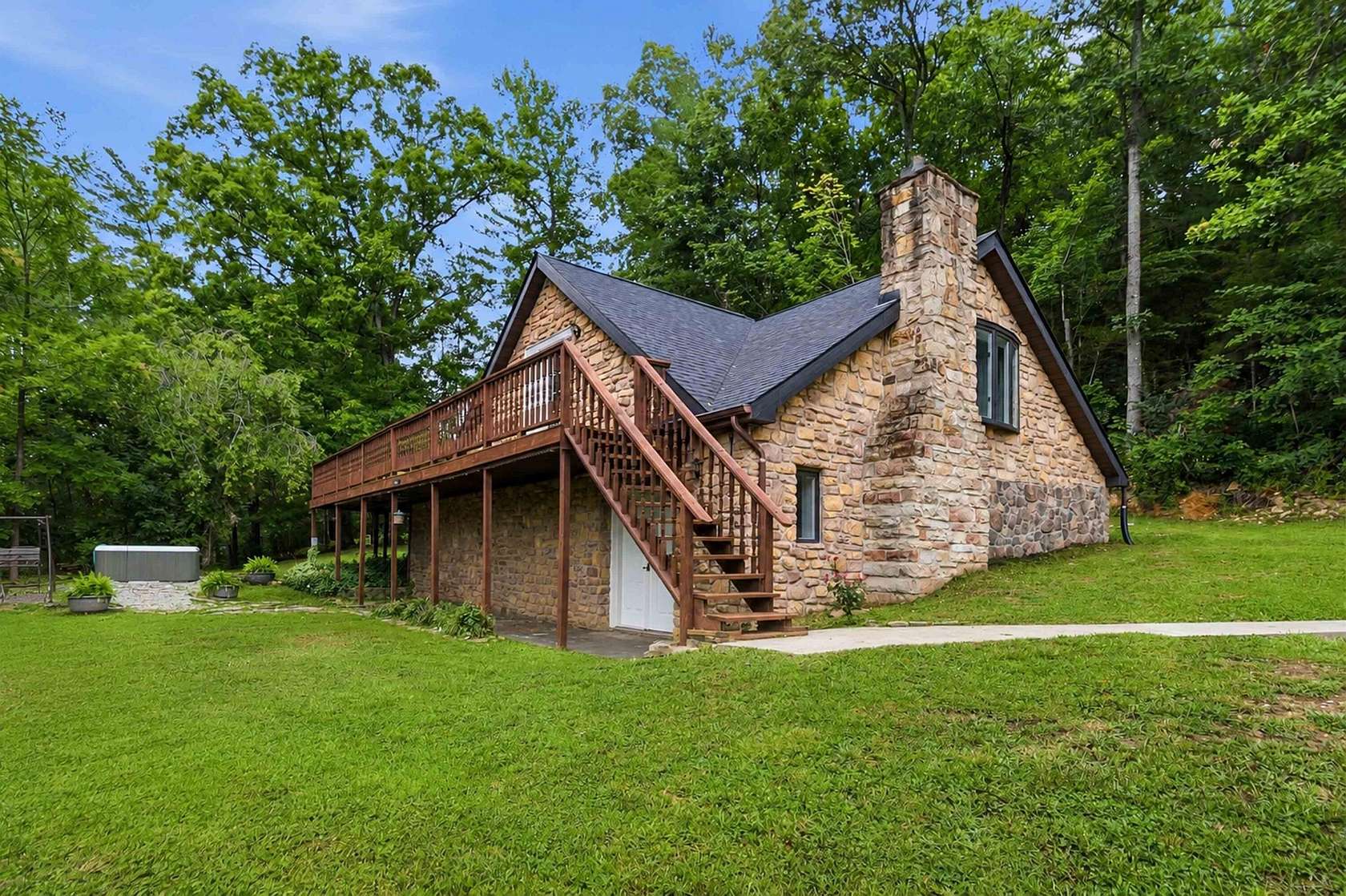 1.77 Acres of Land with Home for Sale in Somerset, Kentucky