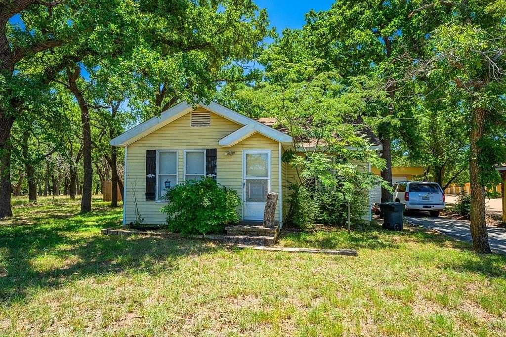 3.55 Acres of Improved Mixed-Use Land for Sale in Fredericksburg, Texas