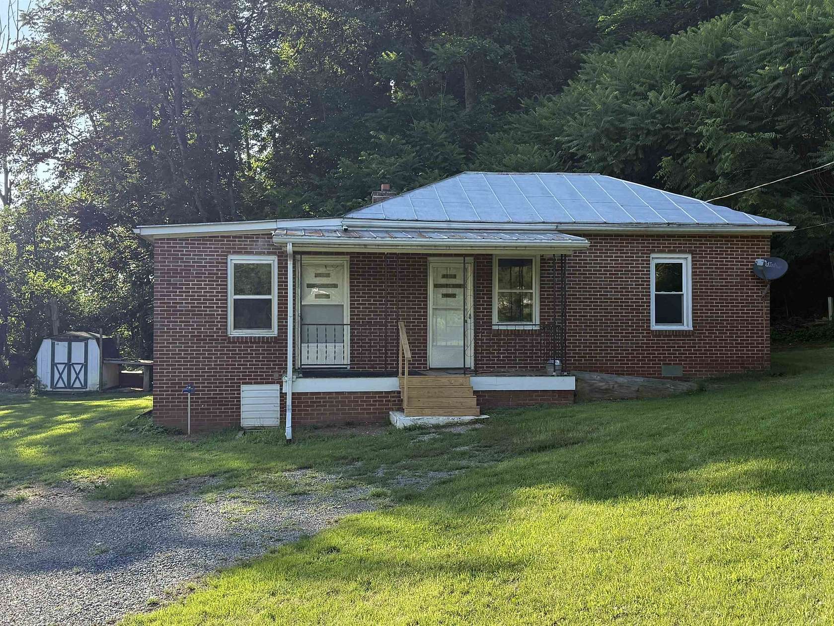 2.76 Acres of Land with Home for Sale in Broadway, Virginia