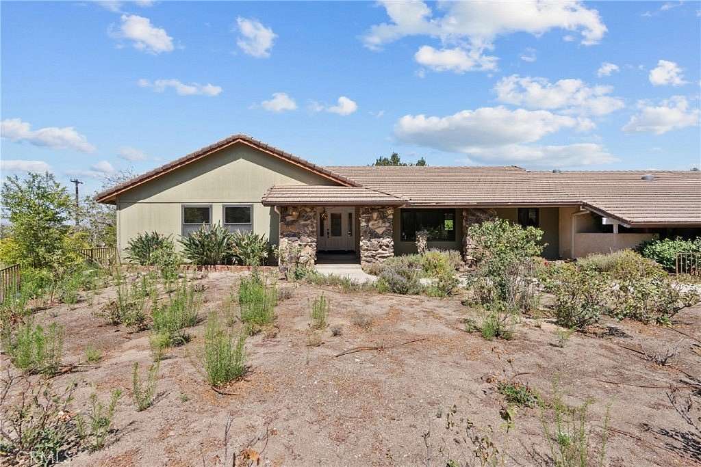 2.6 Acres of Land with Home for Sale in Santa Rosa, California