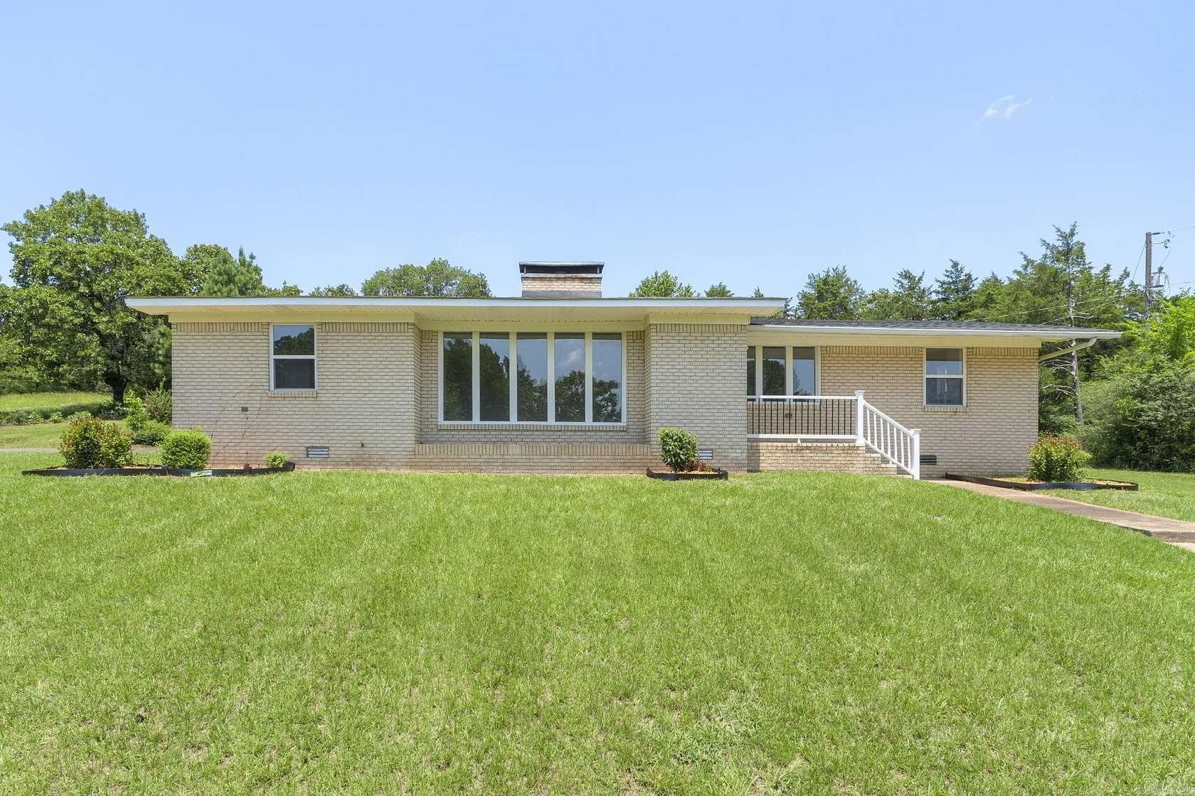 1.9 Acres of Land with Home for Sale in Searcy, Arkansas