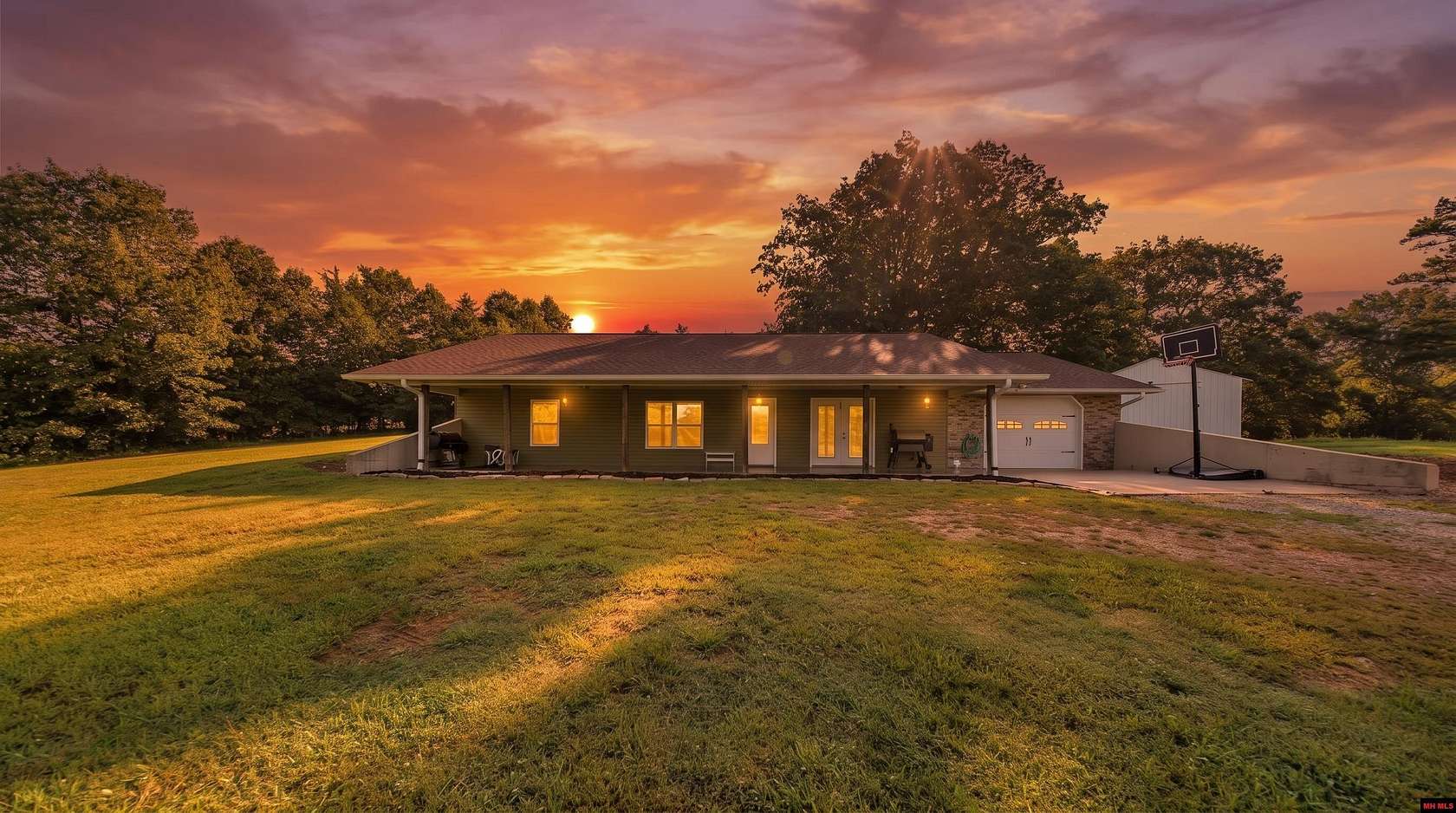 5 Acres of Land with Home for Sale in Thayer, Missouri