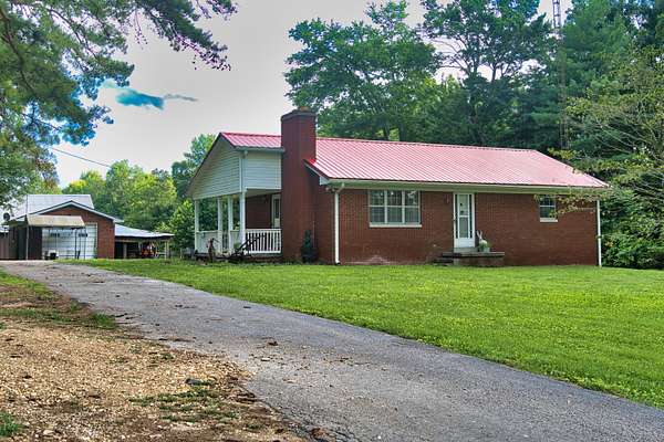 16.3 Acres of Land with Home for Sale in Windsor, Kentucky
