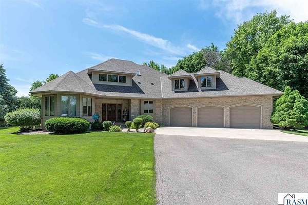 2.23 Acres of Land with Home for Sale in Mankato, Minnesota