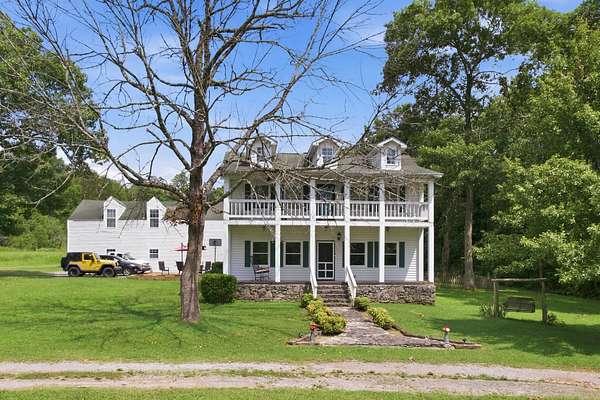 6 Acres of Land with Home for Sale in Lebanon, Tennessee