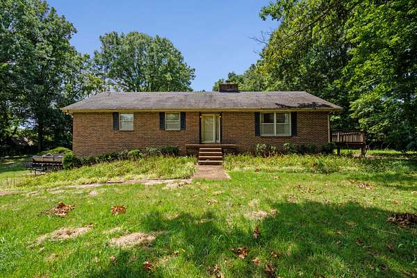 6.22 Acres of Land with Home for Auction in Lebanon, Tennessee