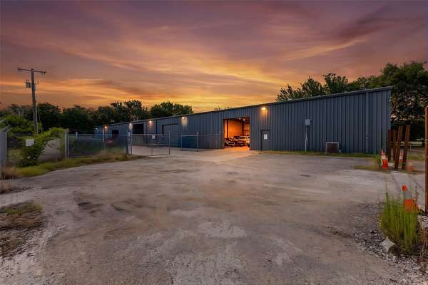 1.5 Acres of Commercial Land for Sale in Arlington, Texas