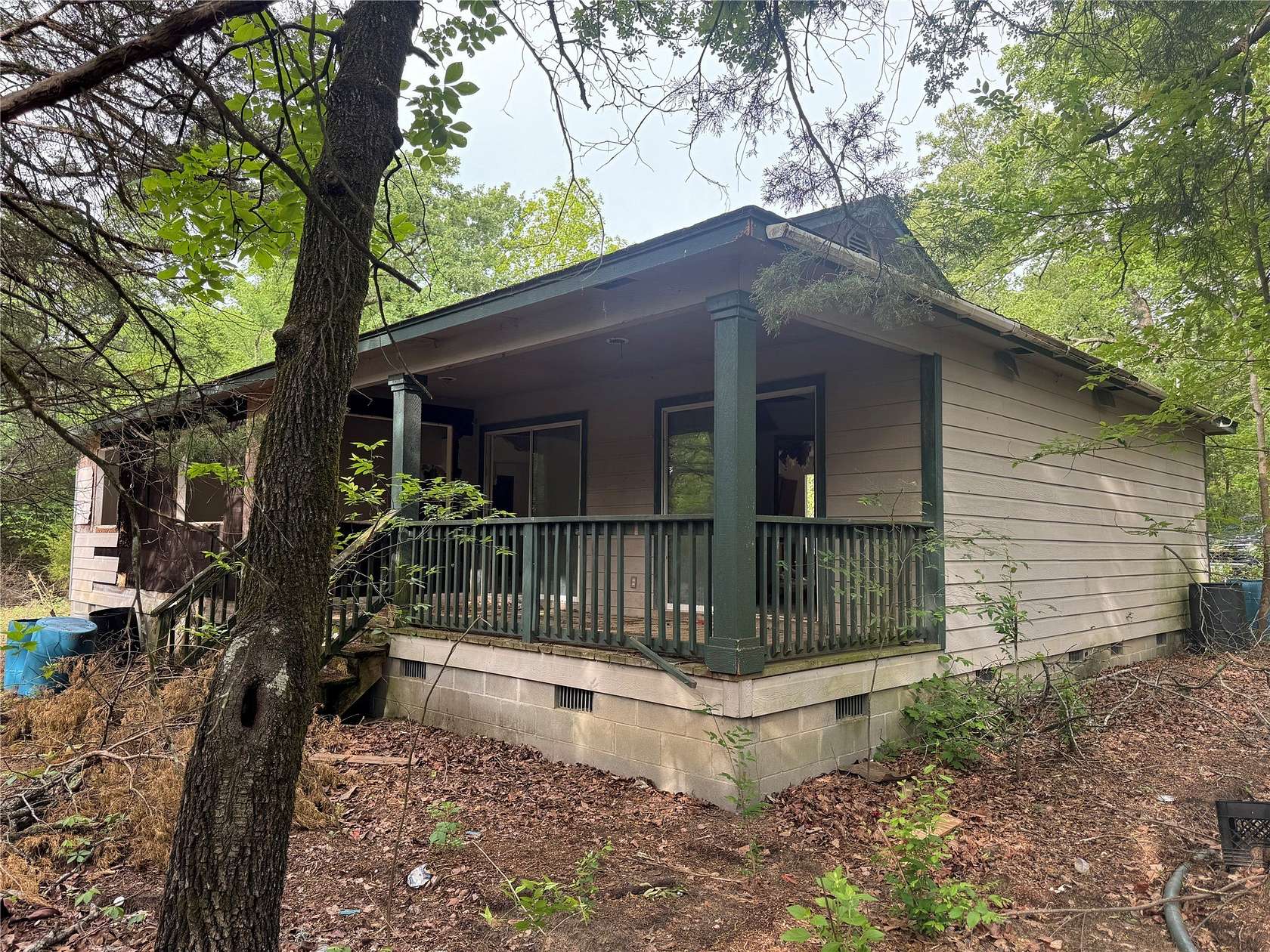 5.16 Acres of Land with Home for Sale in Eustace, Texas