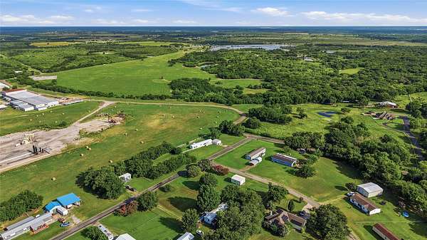 0.53 Acres of Residential Land for Sale in Southmayd, Texas