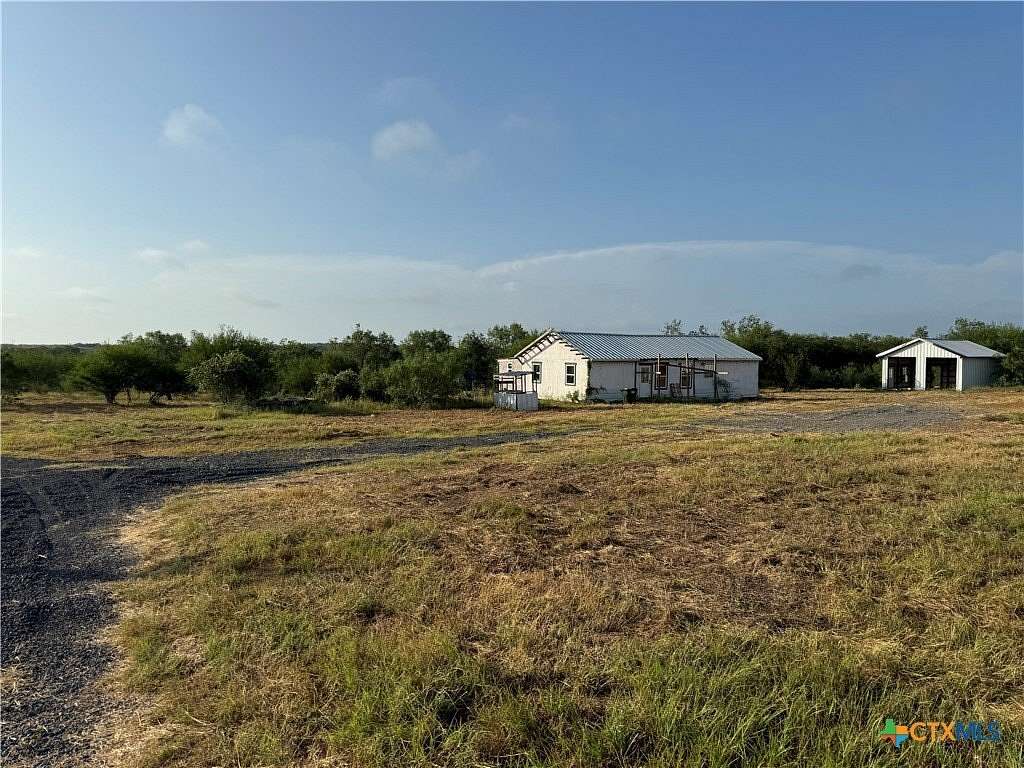 25 Acres of Land for Sale in Kingsbury, Texas