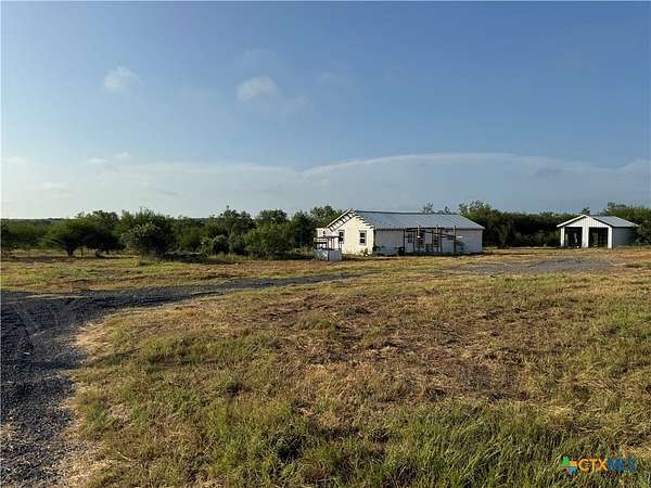 25 Acres of Land for Sale in Kingsbury, Texas