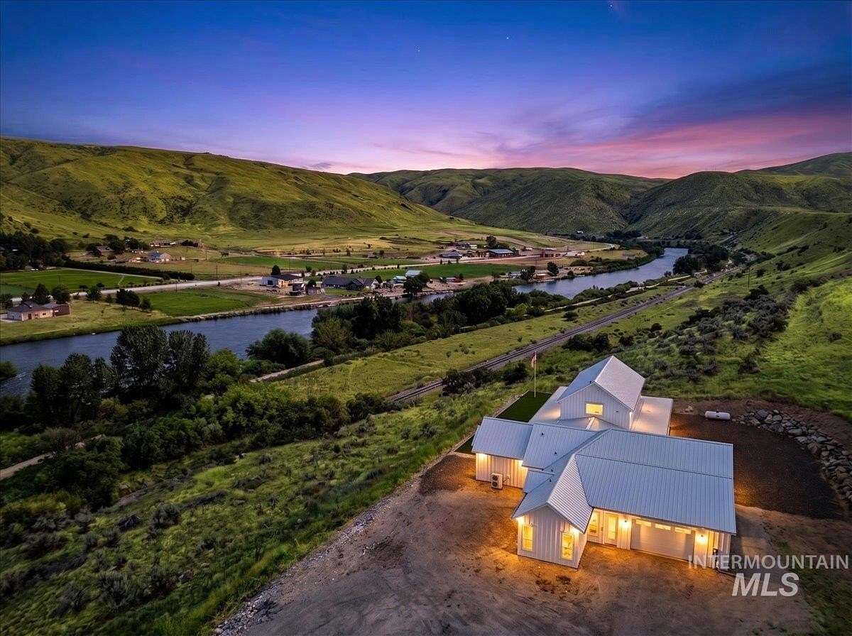 5 Acres of Land with Home for Sale in Emmett, Idaho