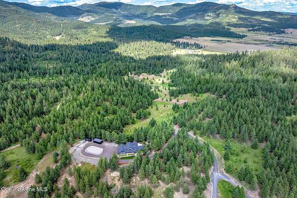 32 Acres of Land with Home for Sale in Rockford, Washington
