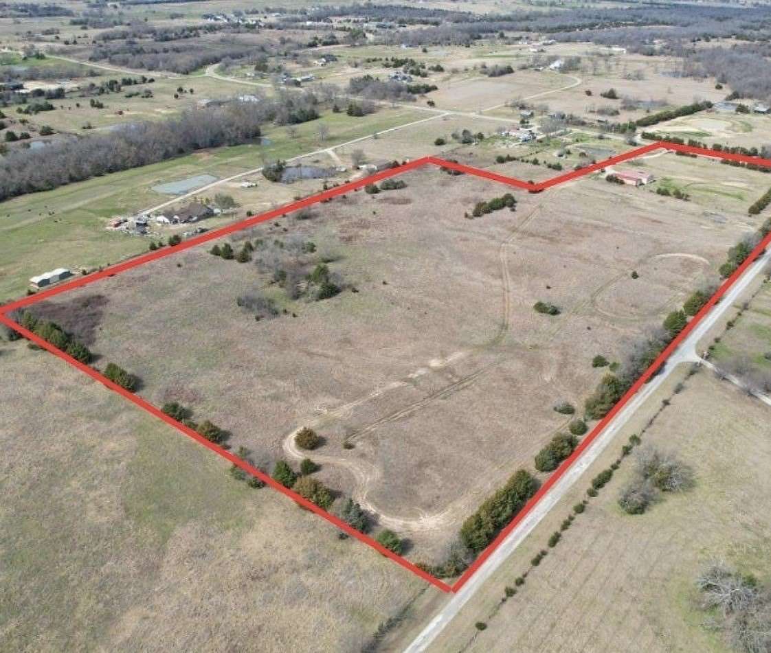 23.2 Acres of Improved Land for Sale in Celeste, Texas