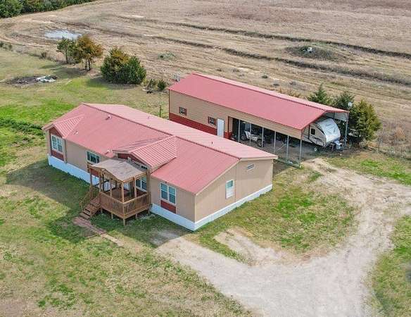 23.2 Acres of Land with Home for Sale in Celeste, Texas