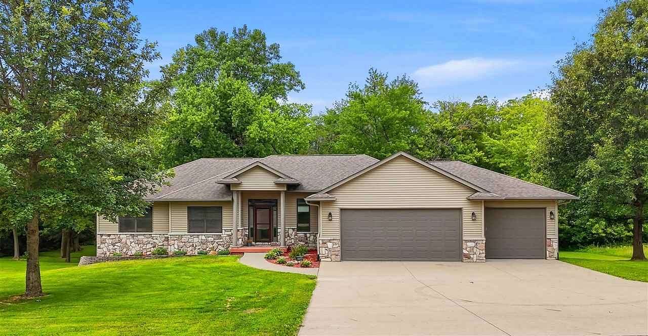 4.57 Acres of Land with Home for Sale in Riverside, Iowa
