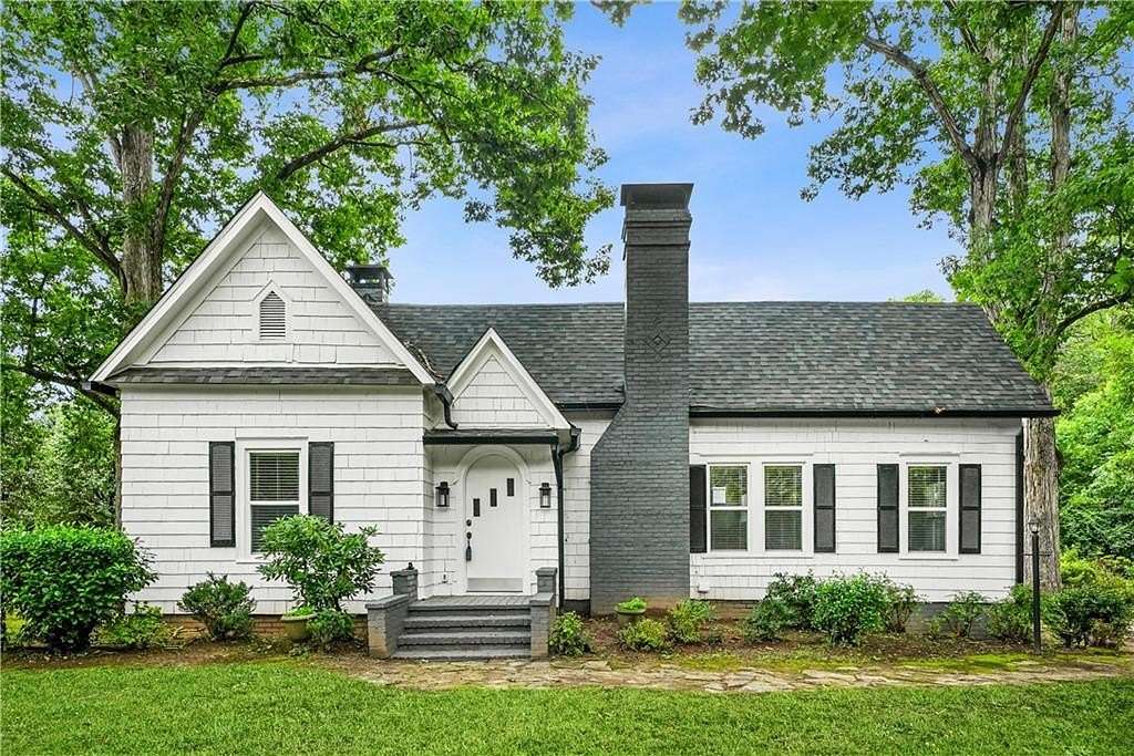 2.33 Acres of Land with Home for Lease in Atlanta, Georgia