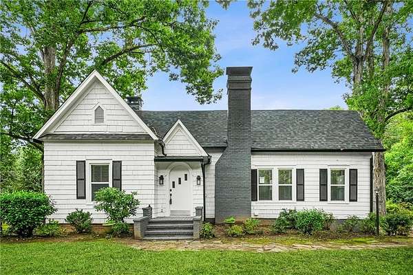 2.33 Acres of Land with Home for Lease in Atlanta, Georgia