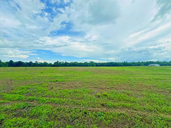 5 Acres of Residential Land for Sale in Manchester, Tennessee
