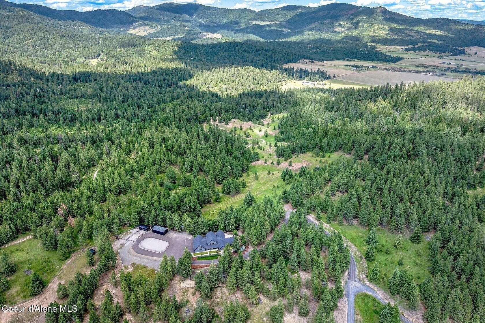 12 Acres of Land with Home for Sale in Rockford, Washington