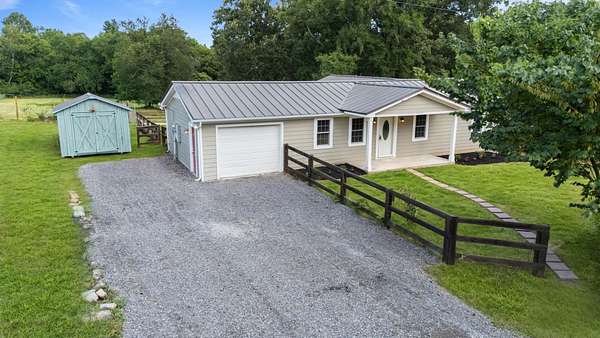 1.9 Acres of Land with Home for Sale in Lebanon, Tennessee