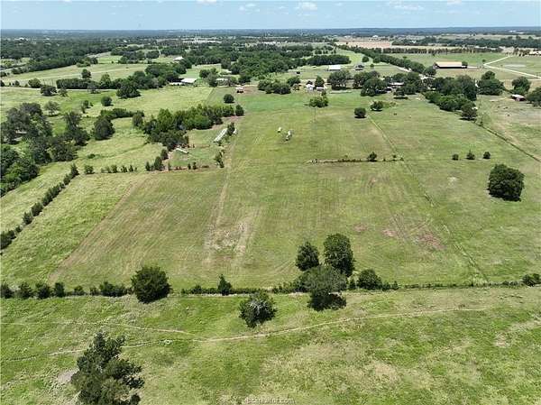 12 Acres of Land for Sale in Navasota, Texas