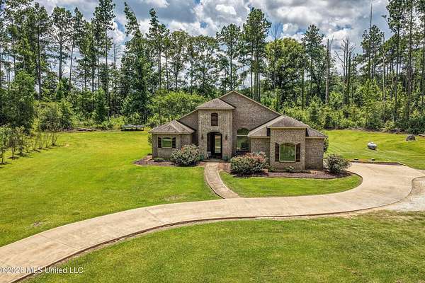 10 Acres of Land with Home for Sale in Summit, Mississippi