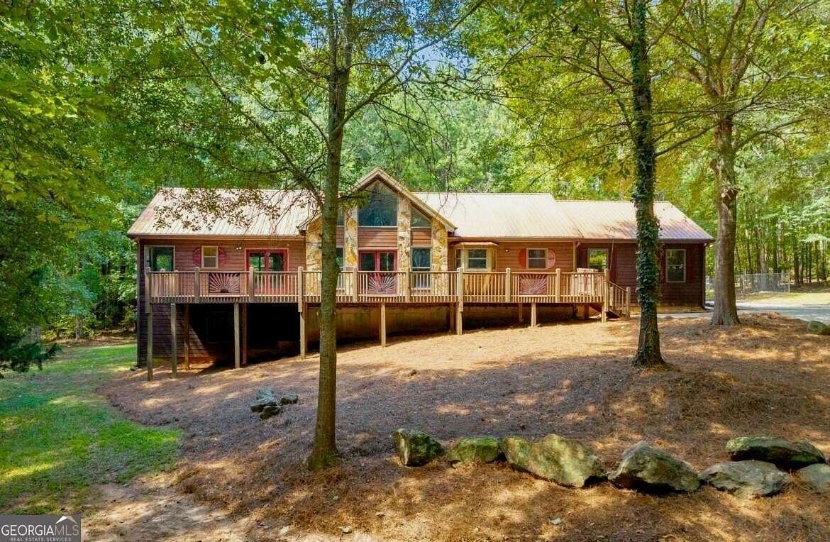 12 Acres of Recreational Land with Home for Sale in Mansfield, Georgia