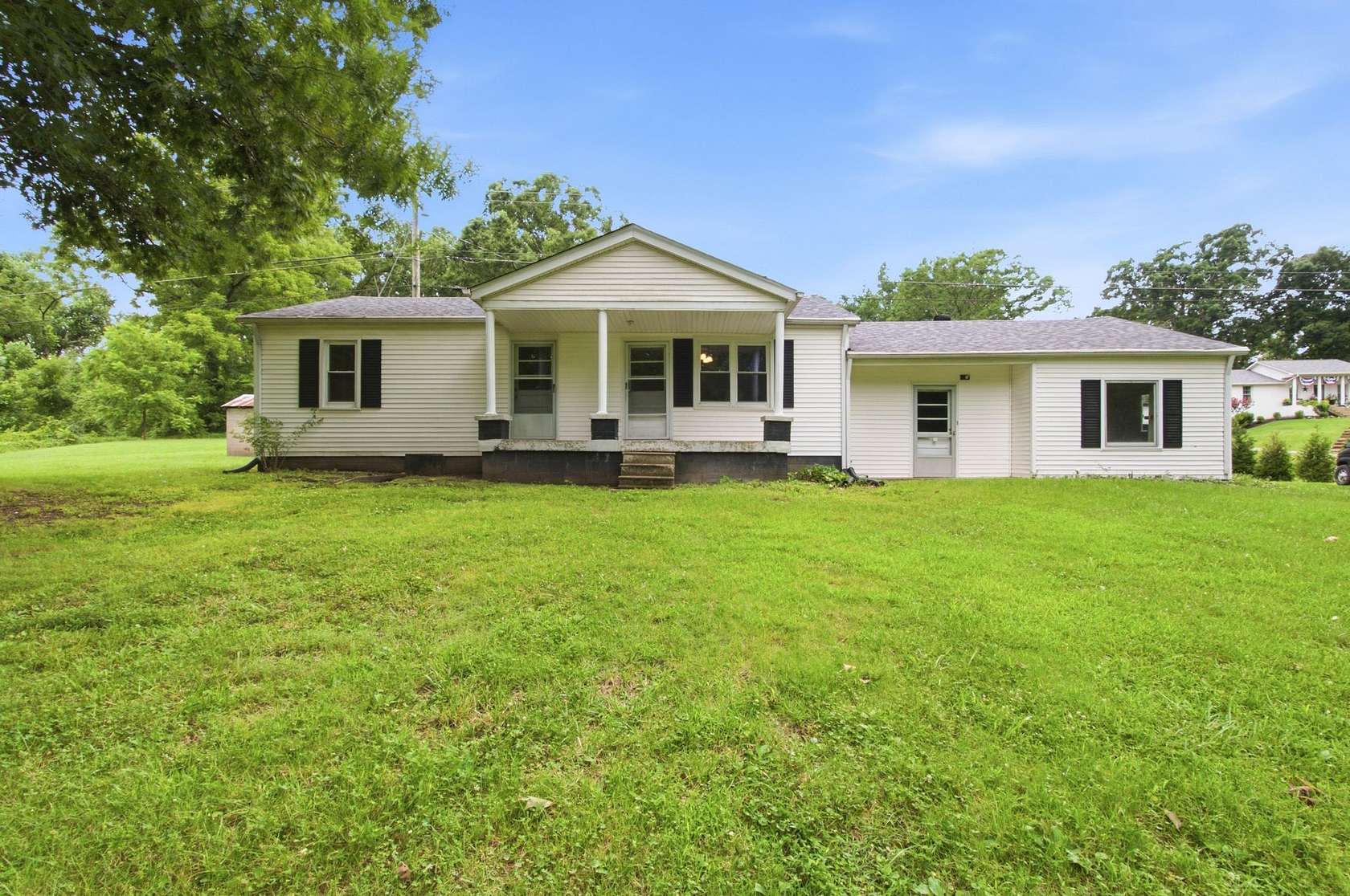 4.8 Acres of Land with Home for Sale in Fairview, Tennessee