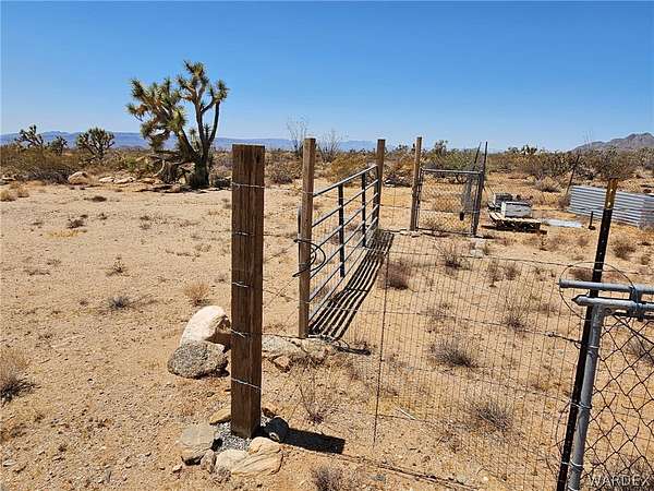 1 Acre of Residential Land for Sale in Yucca, Arizona