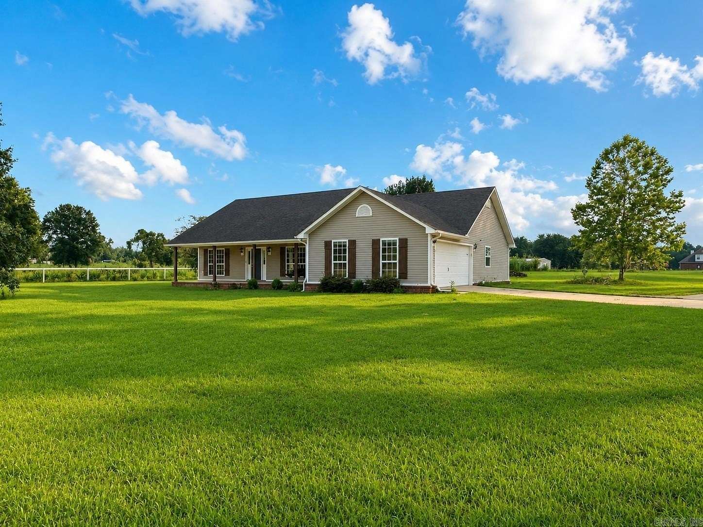 9.83 Acres of Land with Home for Sale in Greenbrier, Arkansas