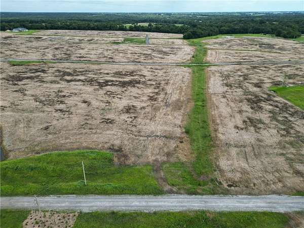 3 Acres of Residential Land for Sale in Sedalia, Missouri