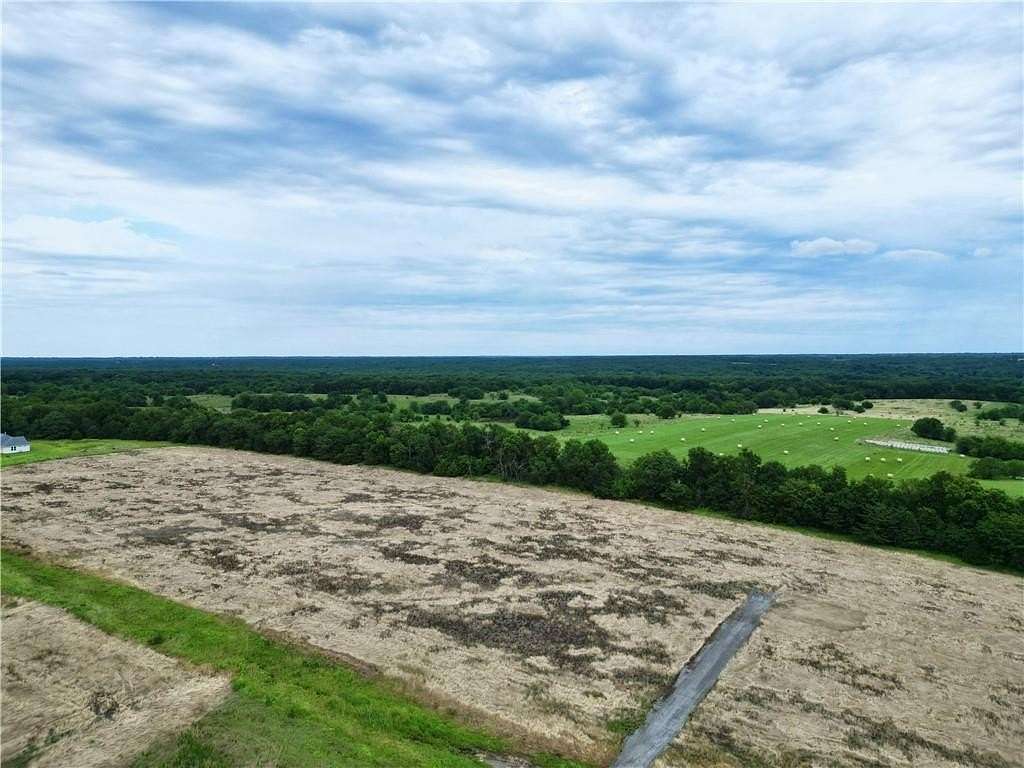 3 Acres of Residential Land for Sale in Sedalia, Missouri