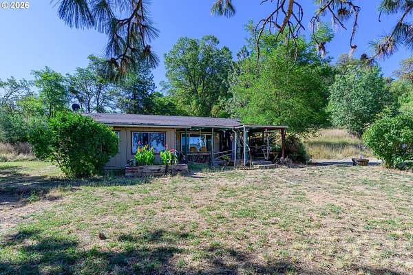 2 Acres of Land with Home for Sale in Roseburg, Oregon