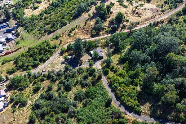 2 Acres of Land with Home for Sale in Roseburg, Oregon