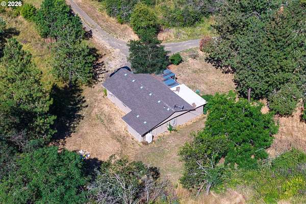 2 Acres of Land with Home for Sale in Roseburg, Oregon