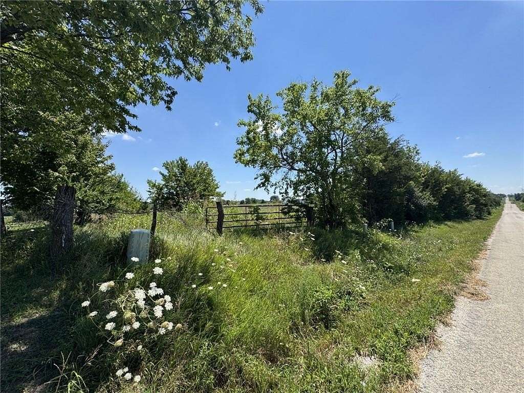5 Acres of Residential Land for Sale in Warrensburg, Missouri
