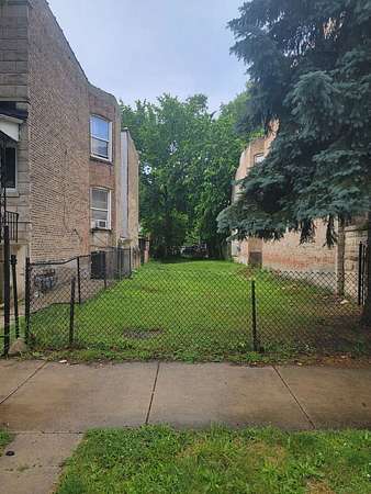 0.07 Acres of Land for Sale in Chicago, Illinois
