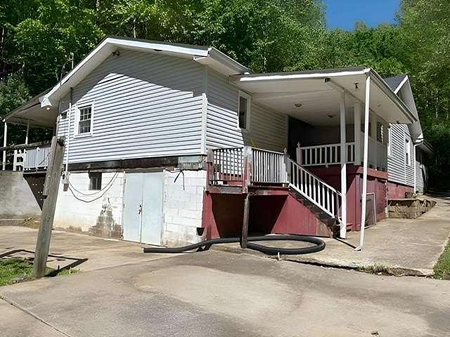 8 Acres of Land with Home for Sale in Van Lear, Kentucky
