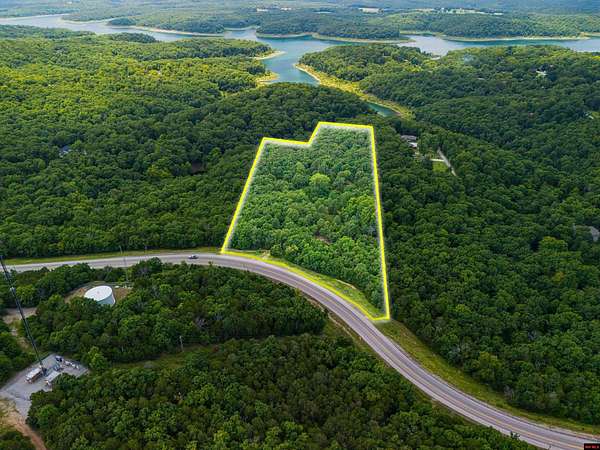 18.3 Acres of Land for Sale in Bull Shoals, Arkansas