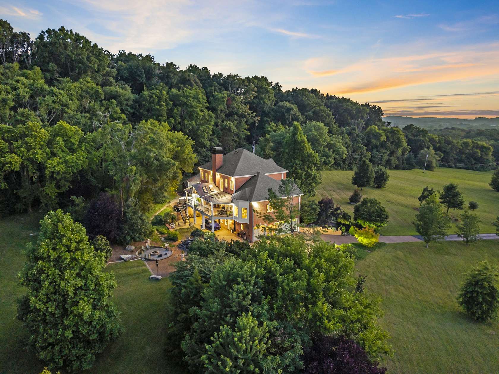 8 Acres of Land with Home for Sale in Franklin, Tennessee