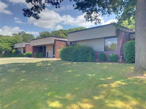 5.66 Acres of Improved Commercial Land for Sale in Cedar Rapids, Iowa